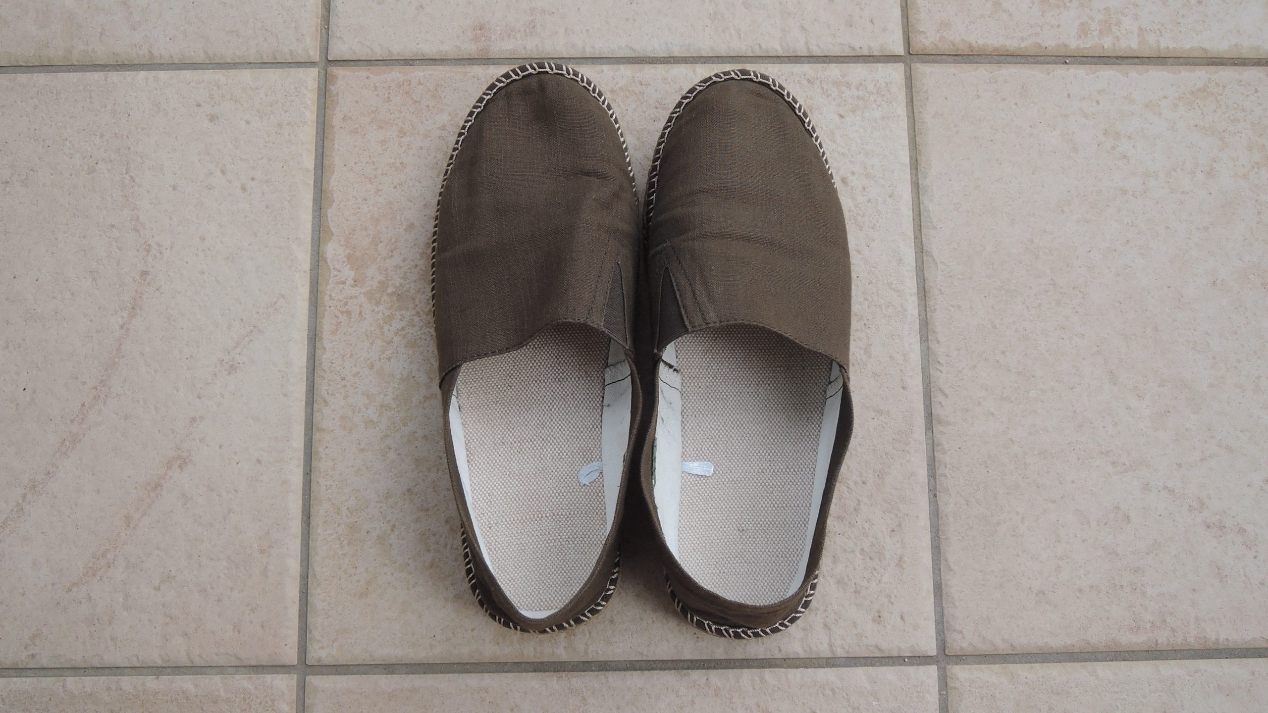 夏に車を運転するときの靴　～ＧＵのエスパドリーユ～