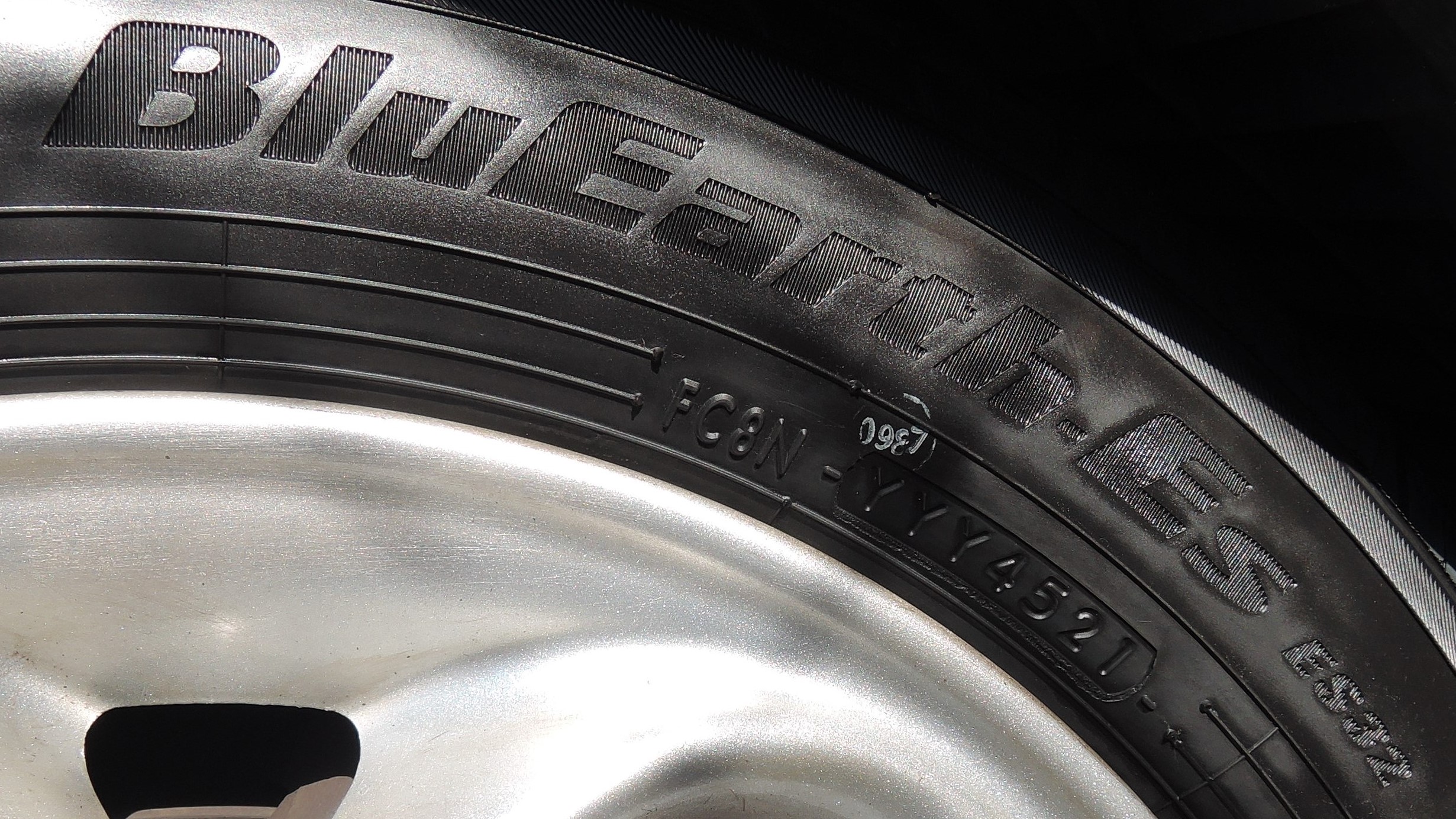 タイヤの製造年月と、タイヤの交換時期と。